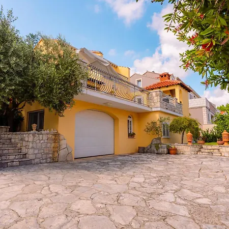 Vakantiehuis House 4 *