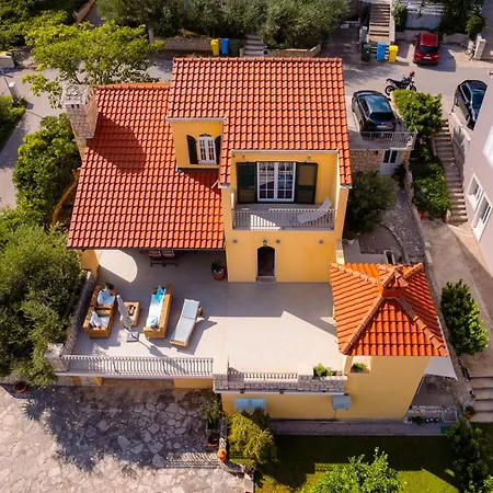 House 4