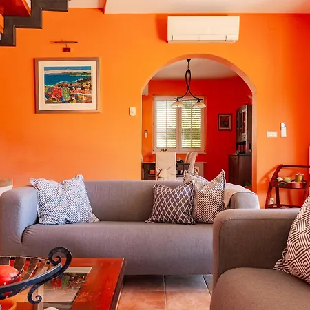 House 4 *