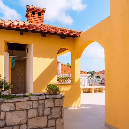 House 4 Prázdninový dům