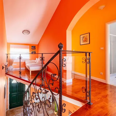 House 4