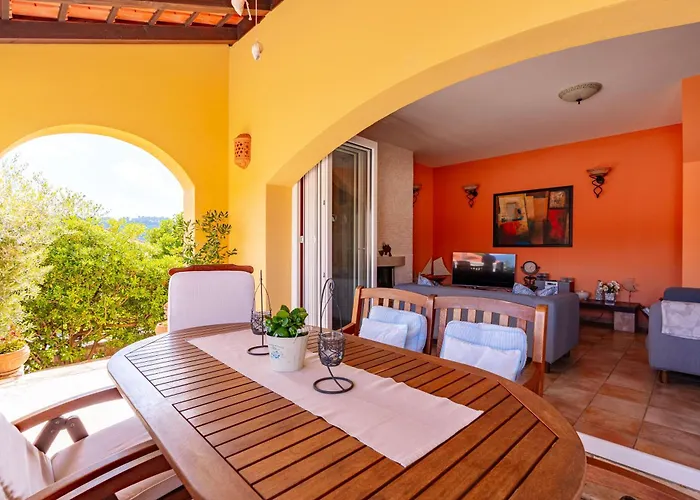 House 4 Λομπάρδα